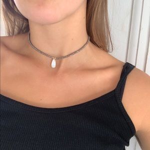 Gemstone choker